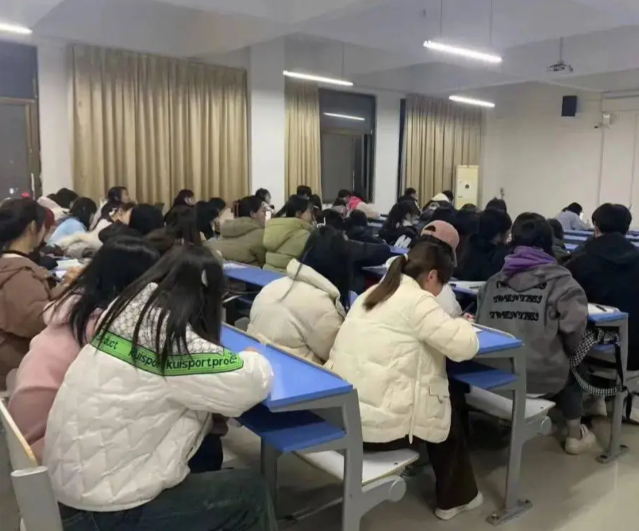 了解与关心学生将管理育人服务育人落到实处服务于学生的全面成长